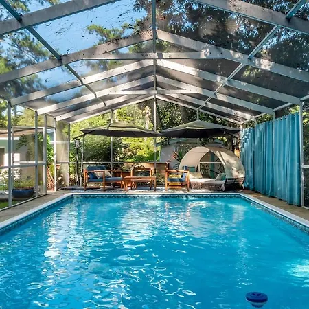 Artsy Oasis W Pool, Tree House, Cottage, Pet -Yes